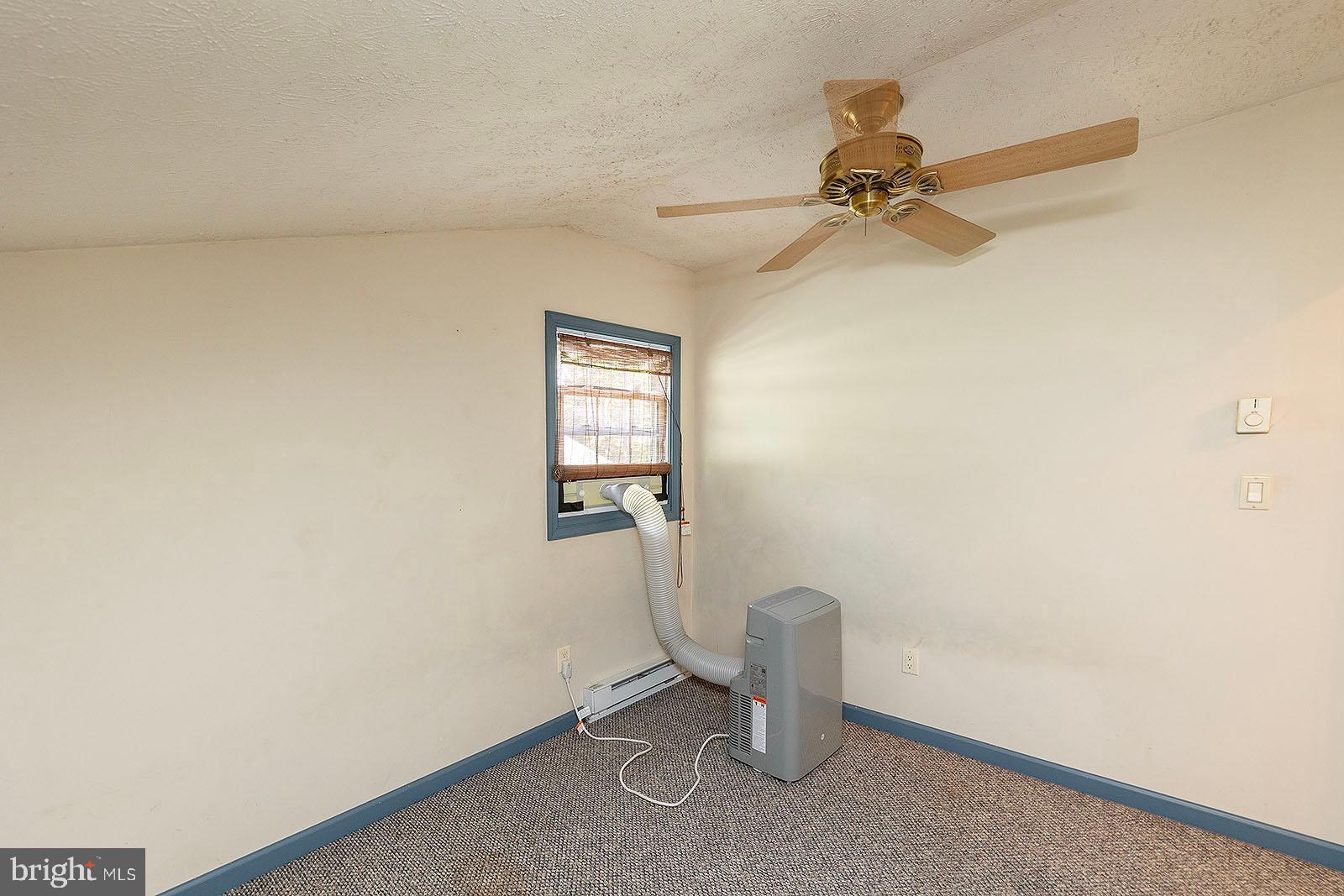 MOUNTAIN VIEW ESTATES - Residential