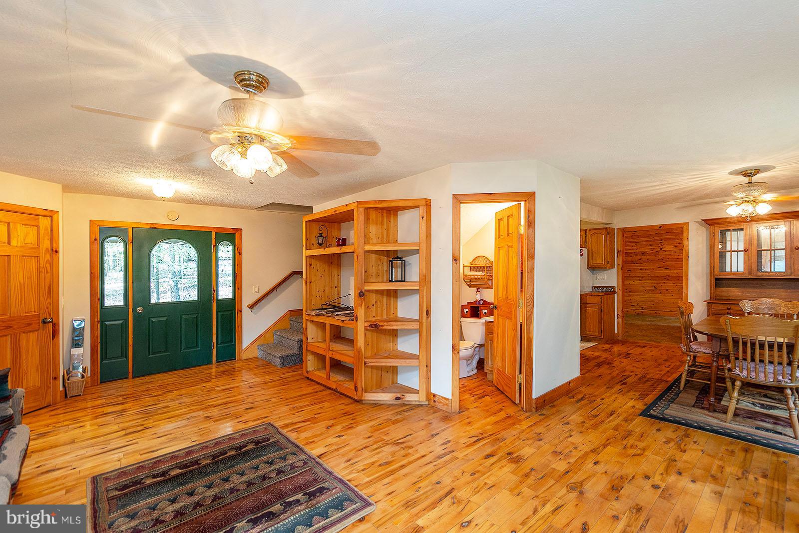 MOUNTAIN VIEW ESTATES - Residential