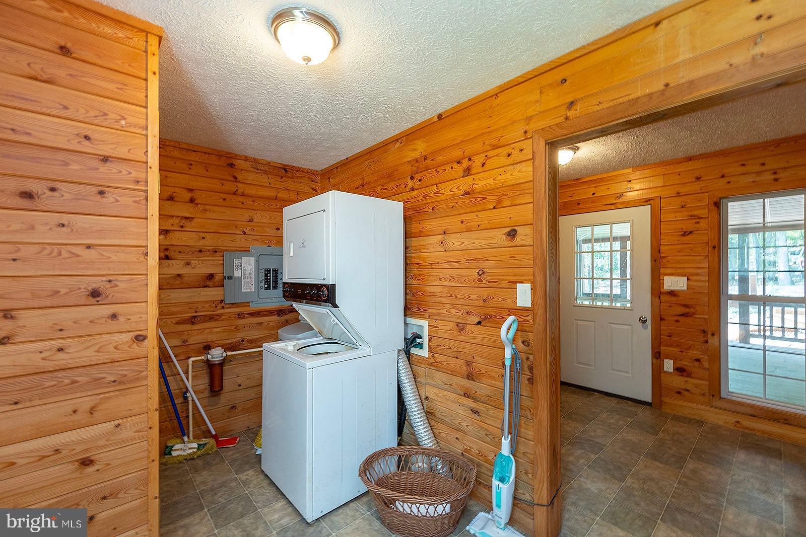 MOUNTAIN VIEW ESTATES - Residential