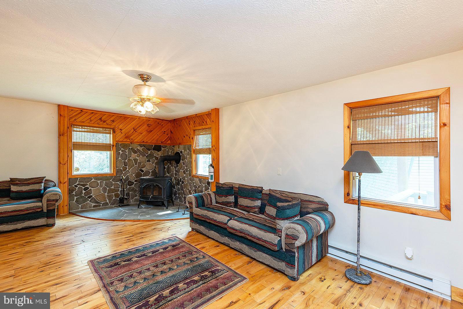 MOUNTAIN VIEW ESTATES - Residential