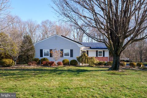 Homes For Sale - 174 Hickory Corner Road<br/> HIGHTSTOWN, NJ 08520