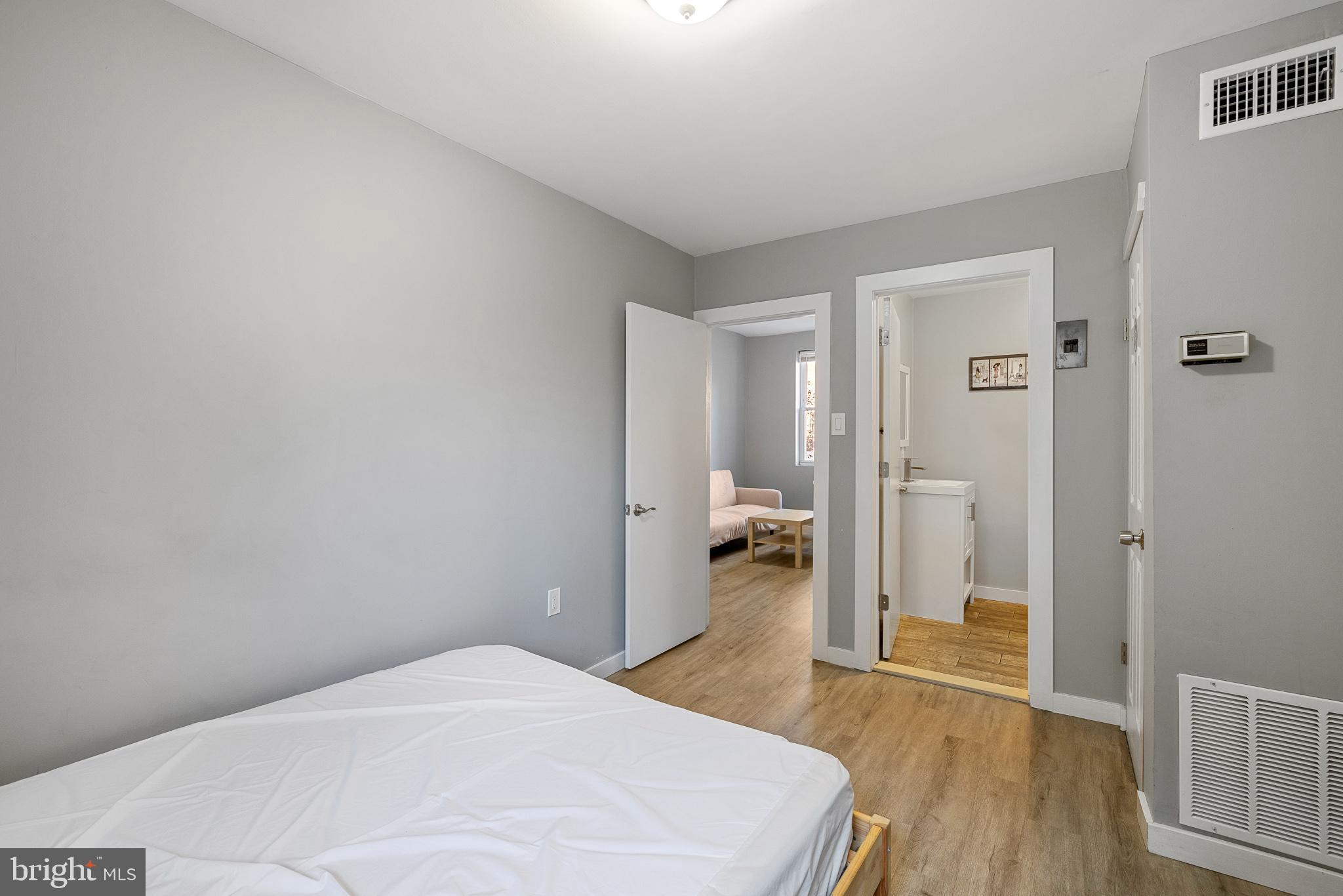 GRADUATE HOSPITAL - Residential Lease