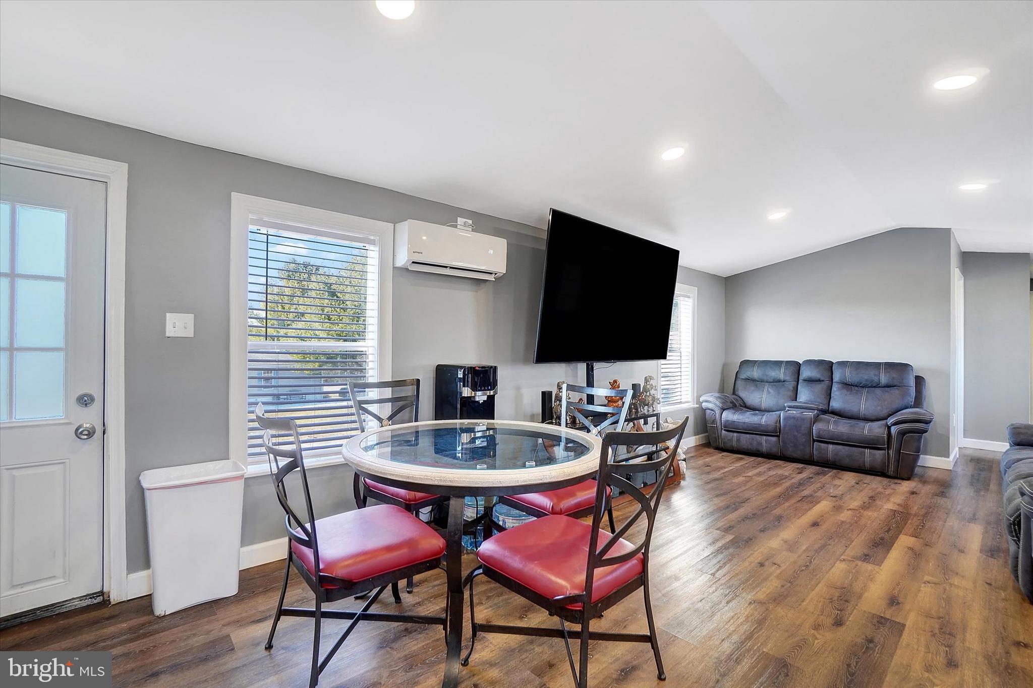 NEWBERRY FARMS - Residential