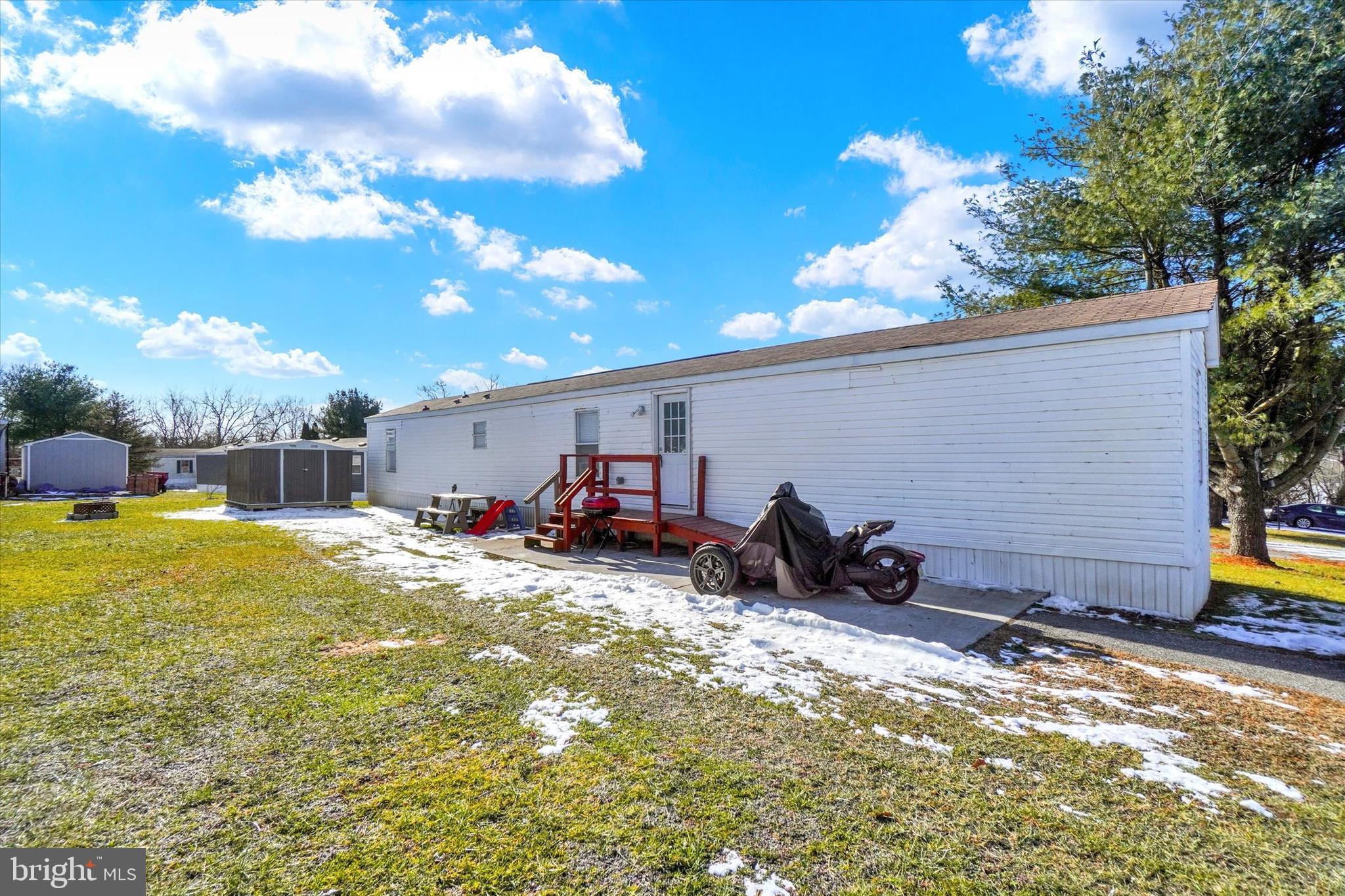 NEWBERRY FARMS - Residential