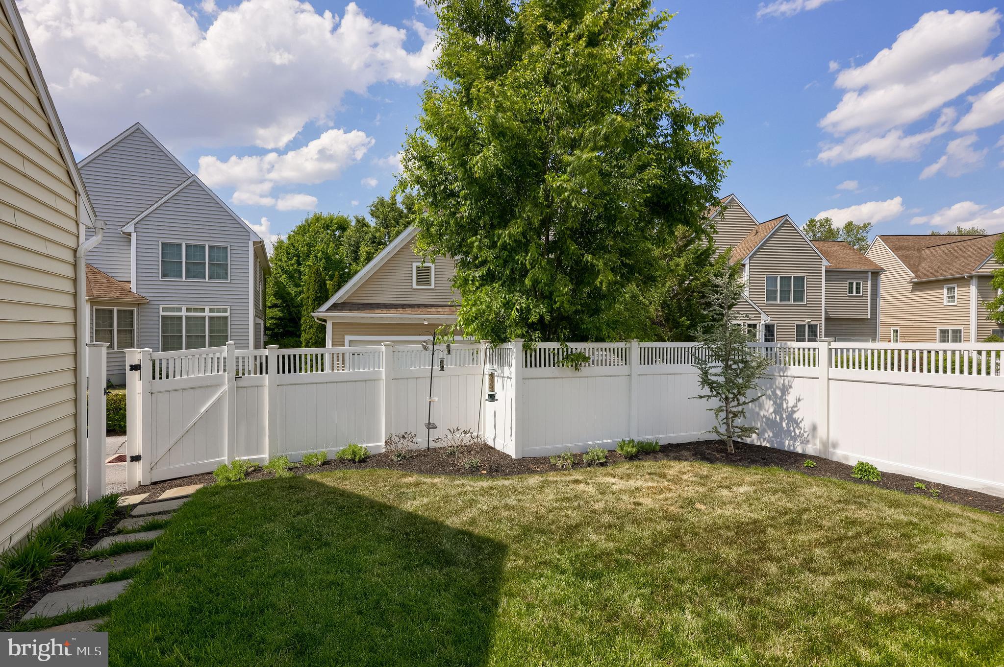 1416 PICKET DRIVE