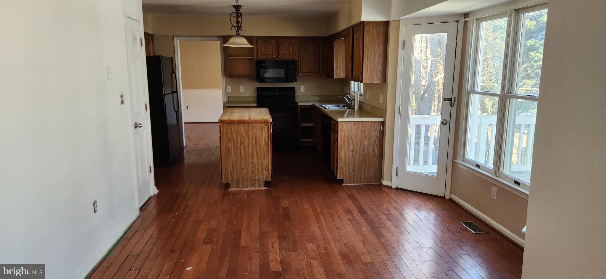 TUSCAWILLA HILLS - Residential