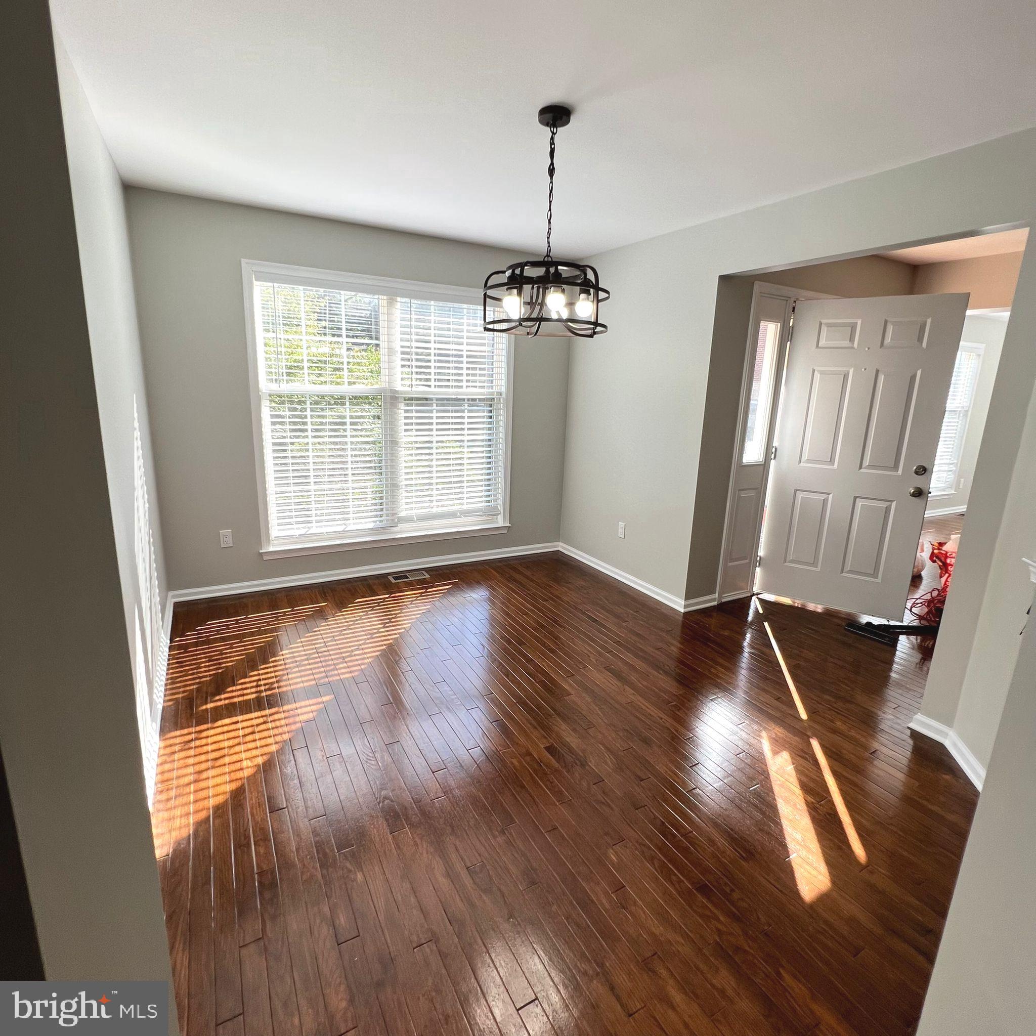 CHARING CROSS - Residential Lease