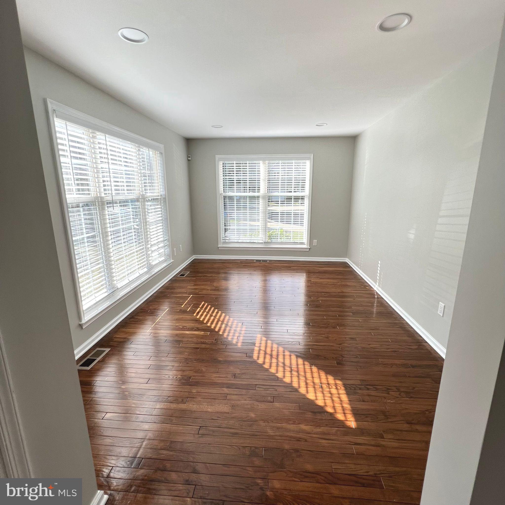 CHARING CROSS - Residential Lease