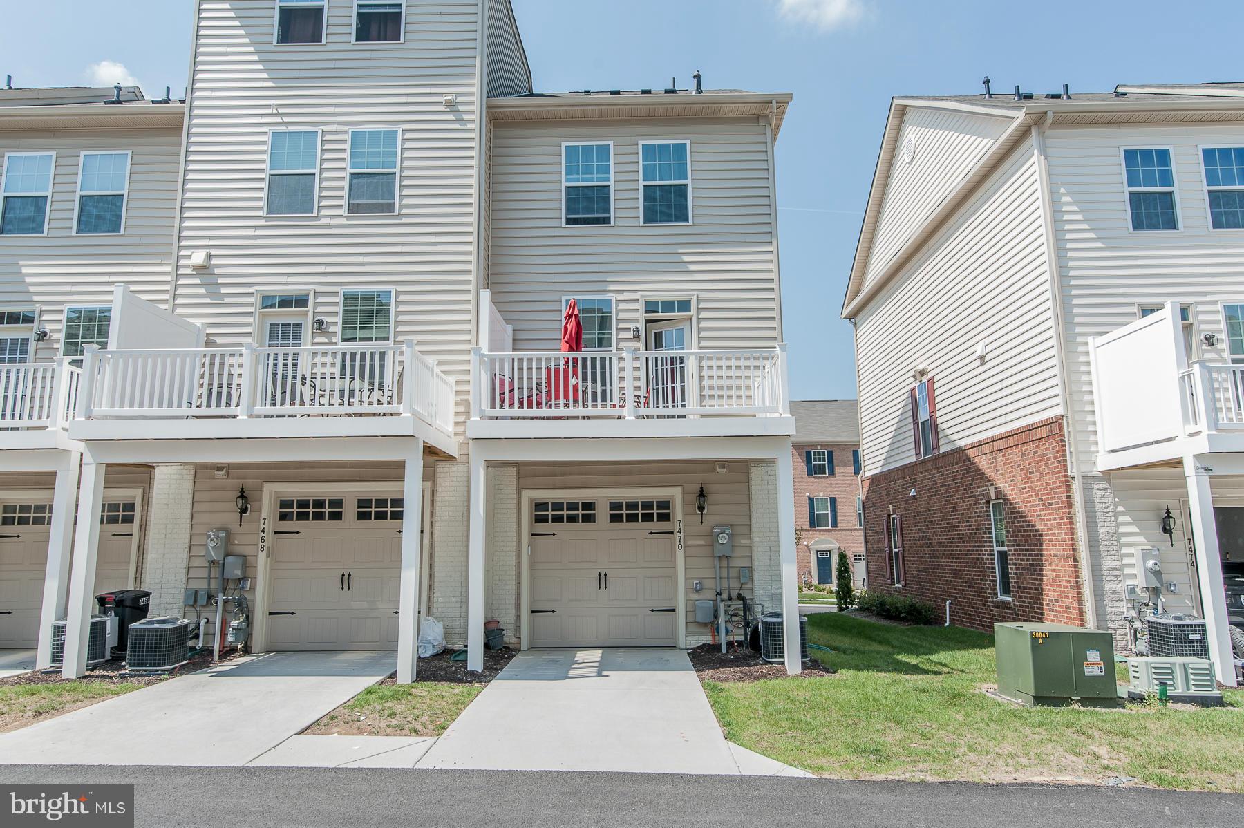 HOWARD SQUARE - Residential Lease