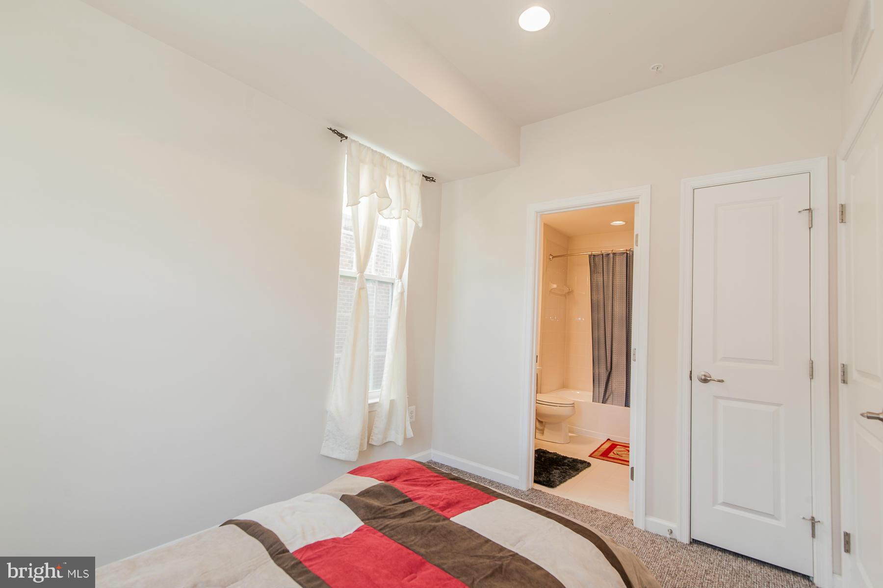 HOWARD SQUARE - Residential Lease