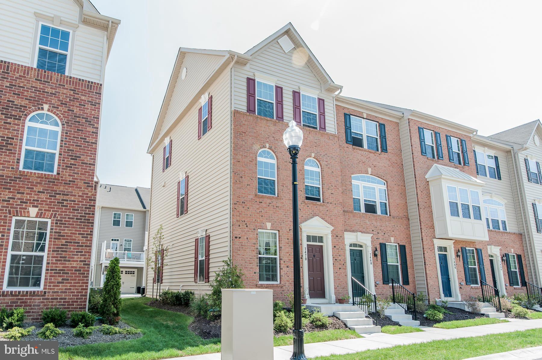 HOWARD SQUARE - Residential Lease