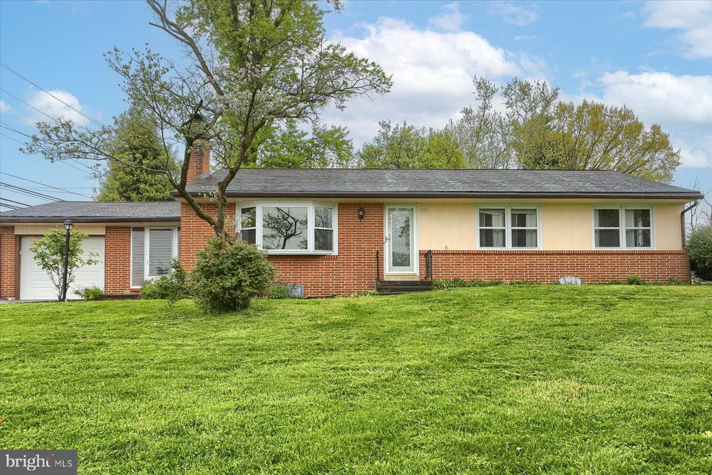 Photo of 2204 SEITZ DR, LANCASTER, PA 17601 (MLS # PALA2034096)