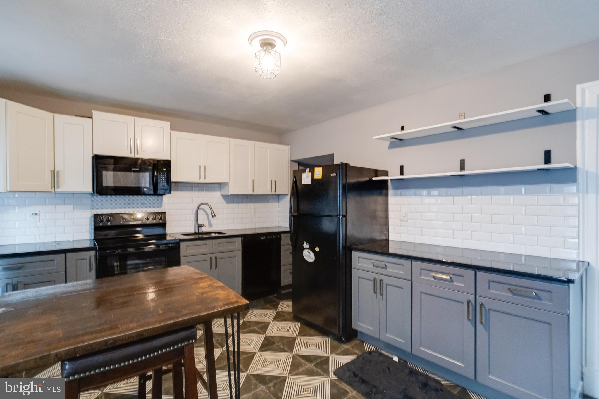 ABERDEEN HILLS - Residential