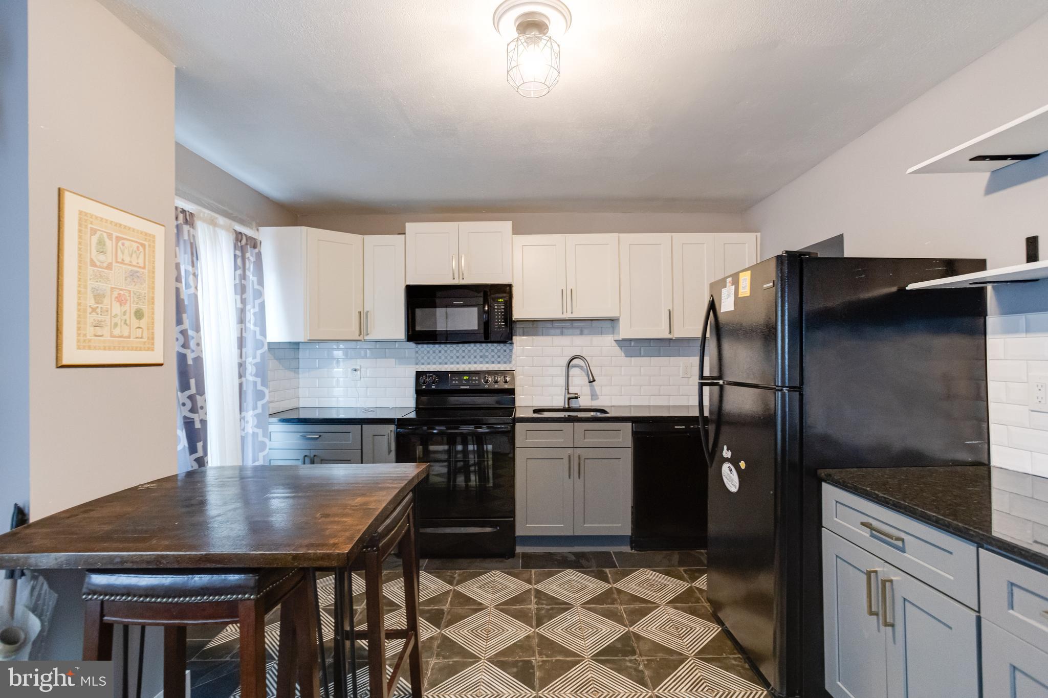 ABERDEEN HILLS - Residential