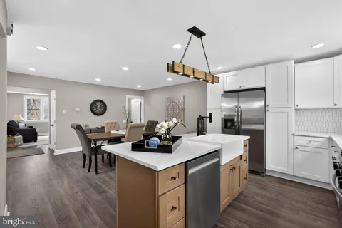 911 W Cobbs Creek Parkway, Lansdowne, PA MLS: PADE2108446