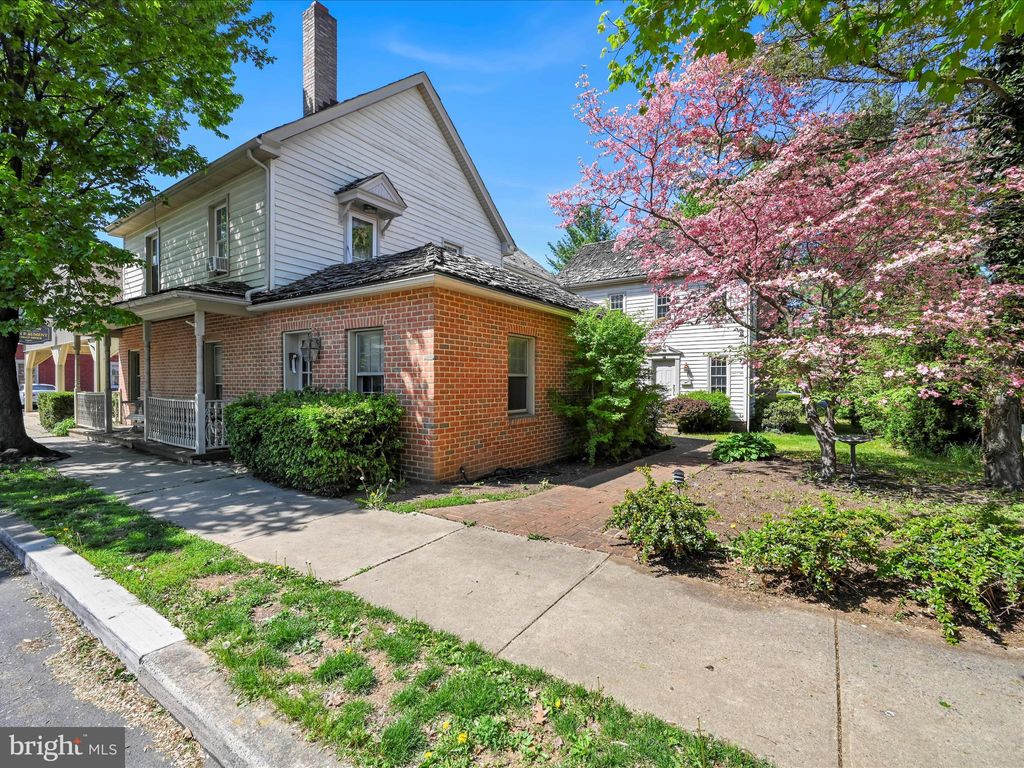 Photo of 307 E Main Street, LITITZ, PA 17543 (MLS # PALA2071282)