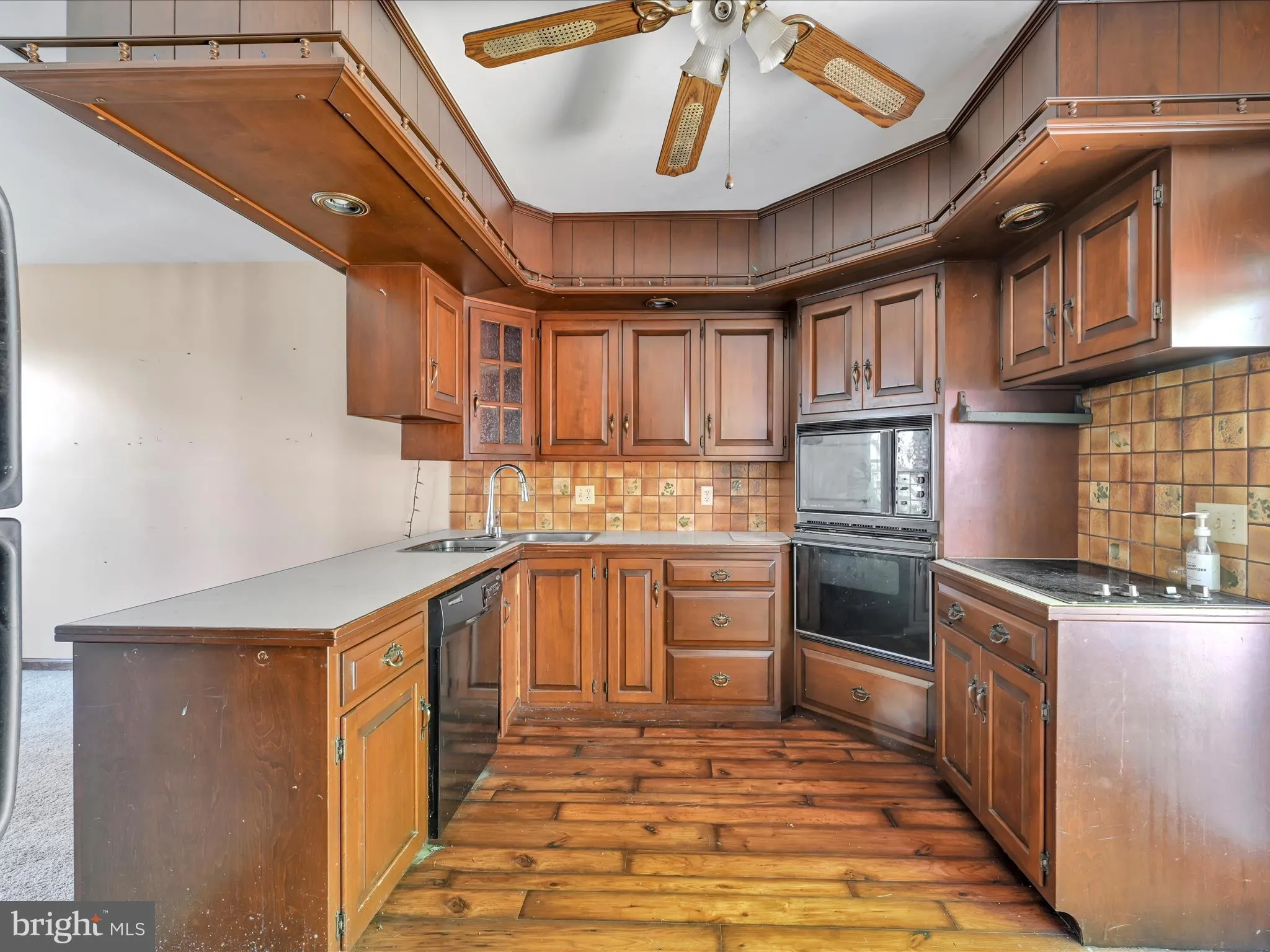 Lititz, Pennsylvania 17543, United States, 8 Bedrooms Bedrooms, ,Residential,Active,147802