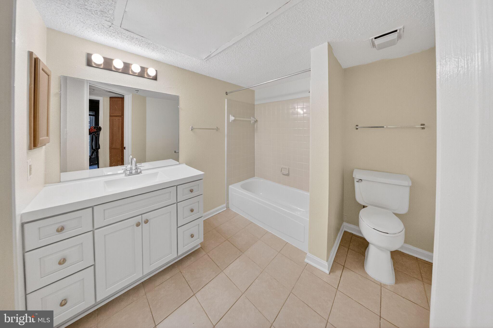 FOUNTAINS AT MCLEAN - Residential