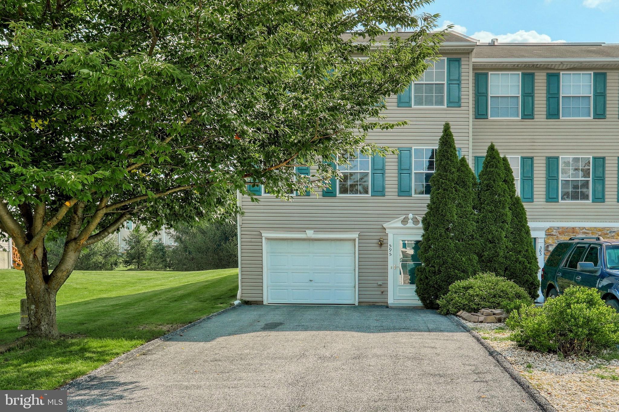BUTTONWOOD CROSSING - Residential