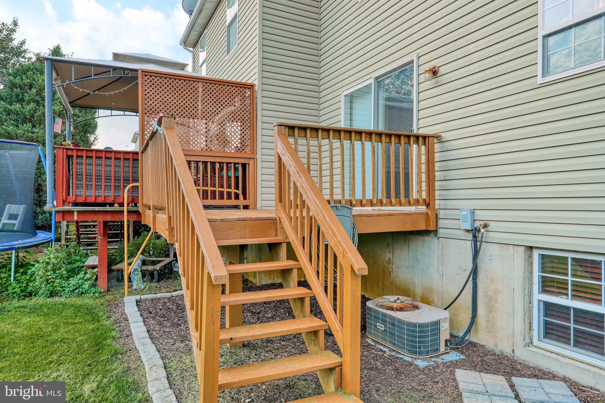 BUTTONWOOD CROSSING - Residential