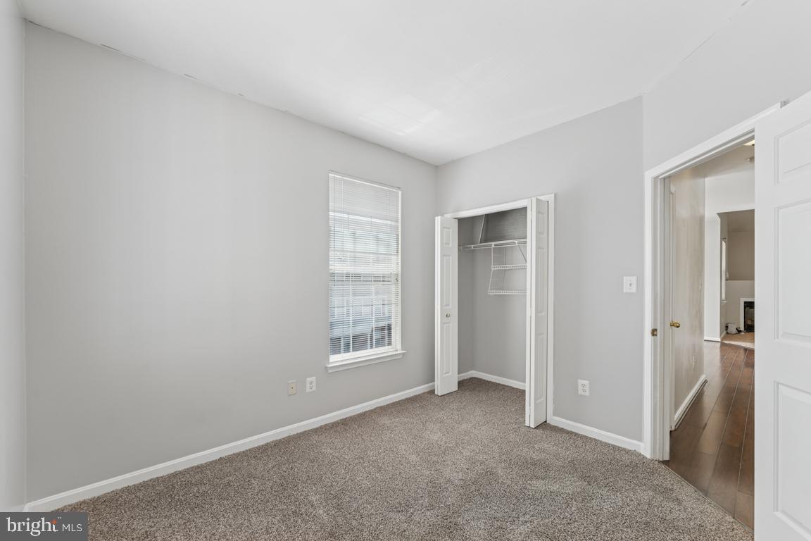 HOLLINGTON - Residential