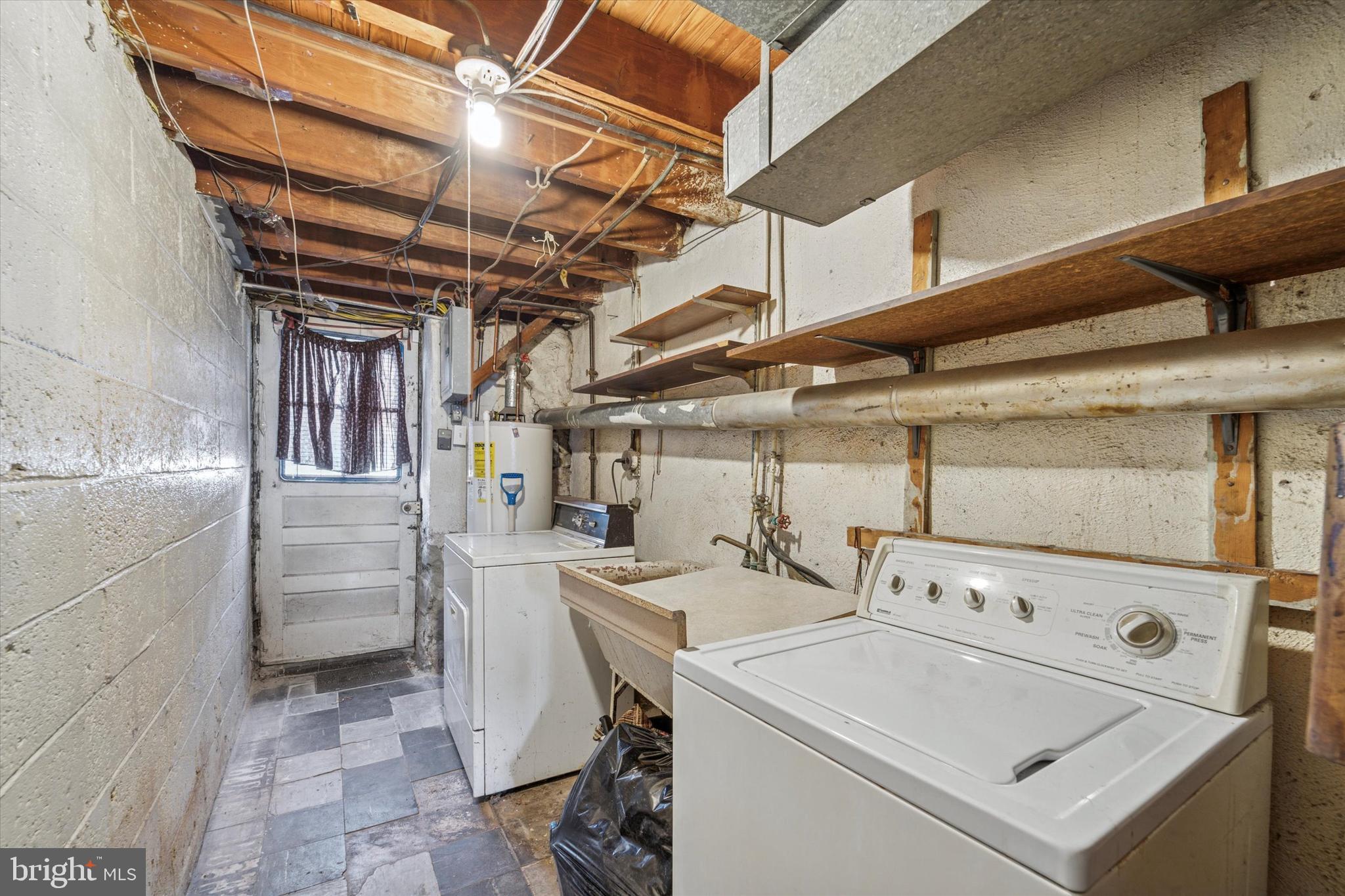 EAST OAK LANE - Residential