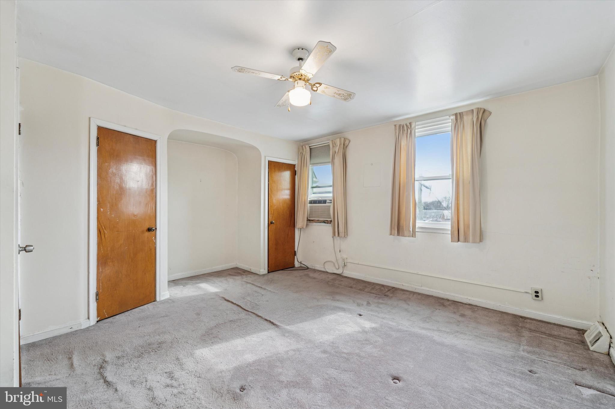 EAST OAK LANE - Residential