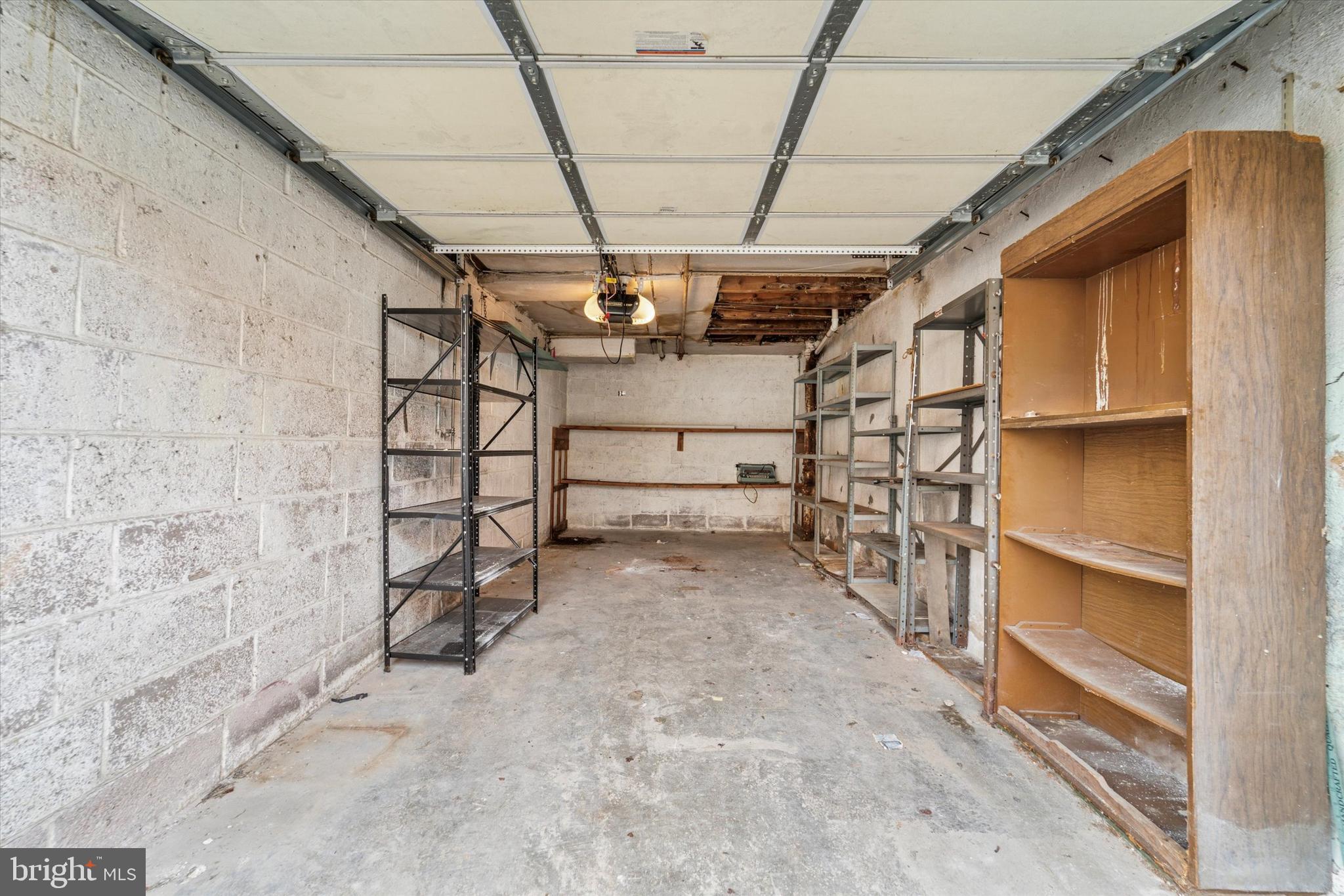 EAST OAK LANE - Residential