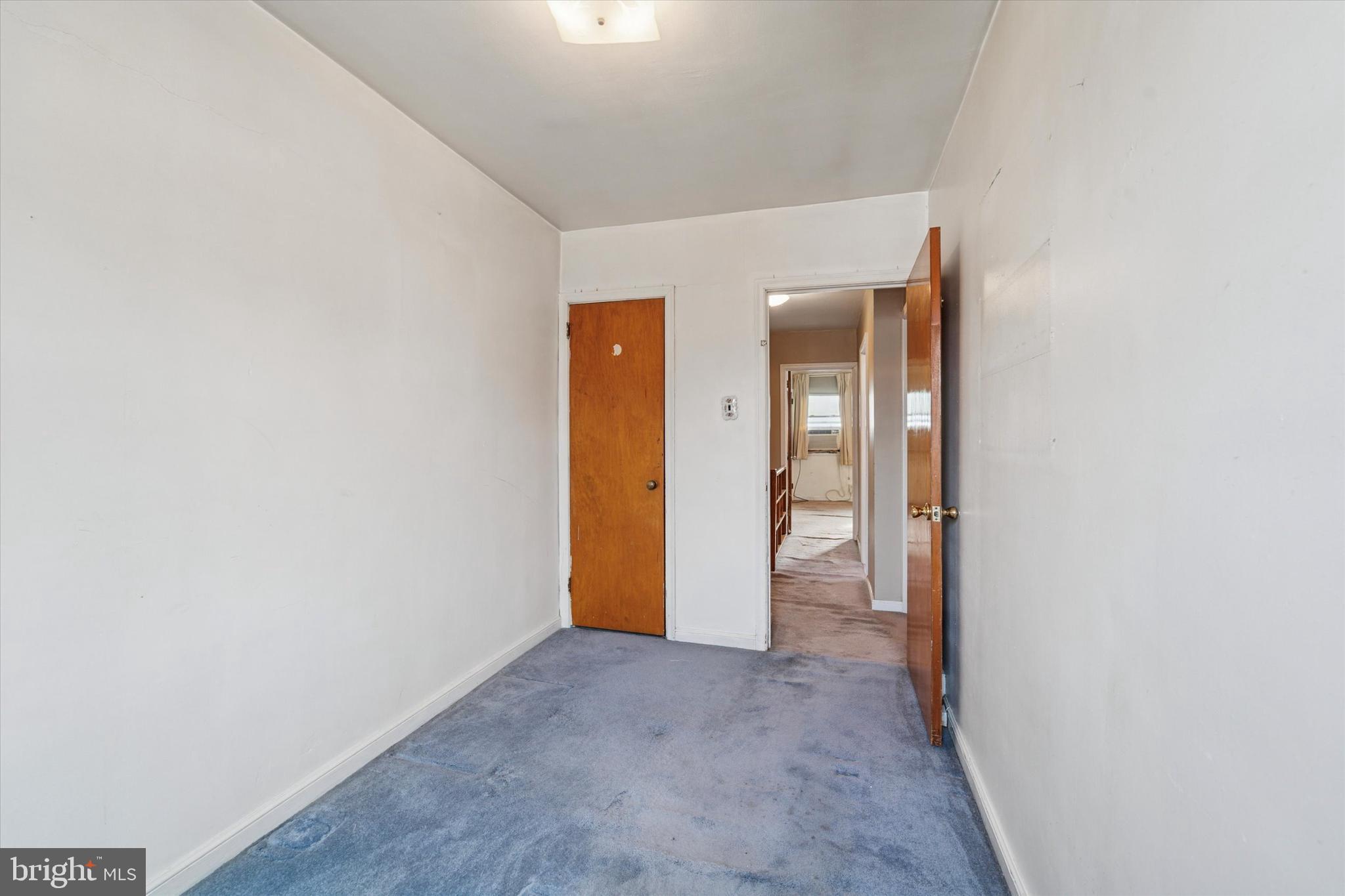 EAST OAK LANE - Residential