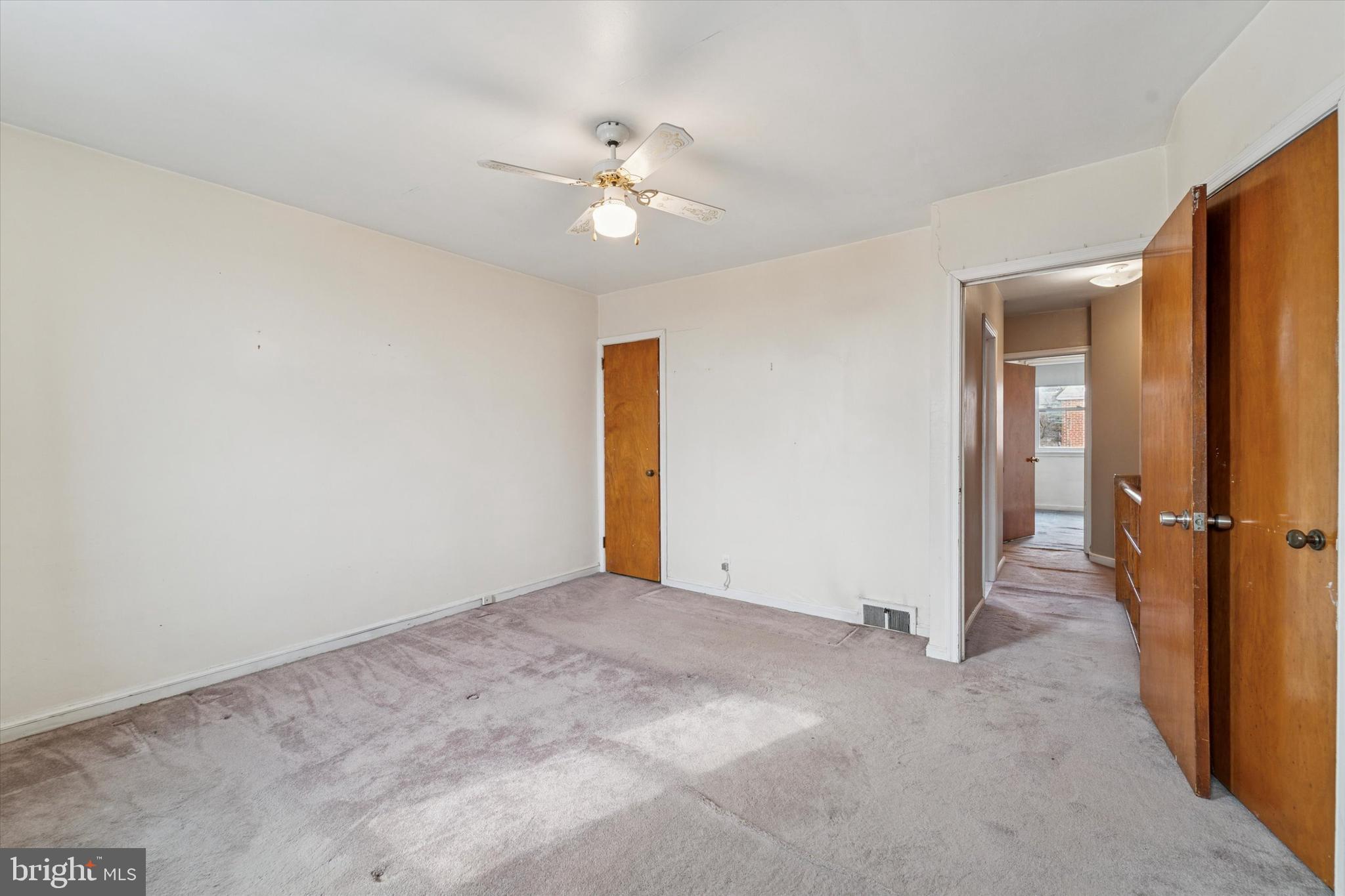 EAST OAK LANE - Residential