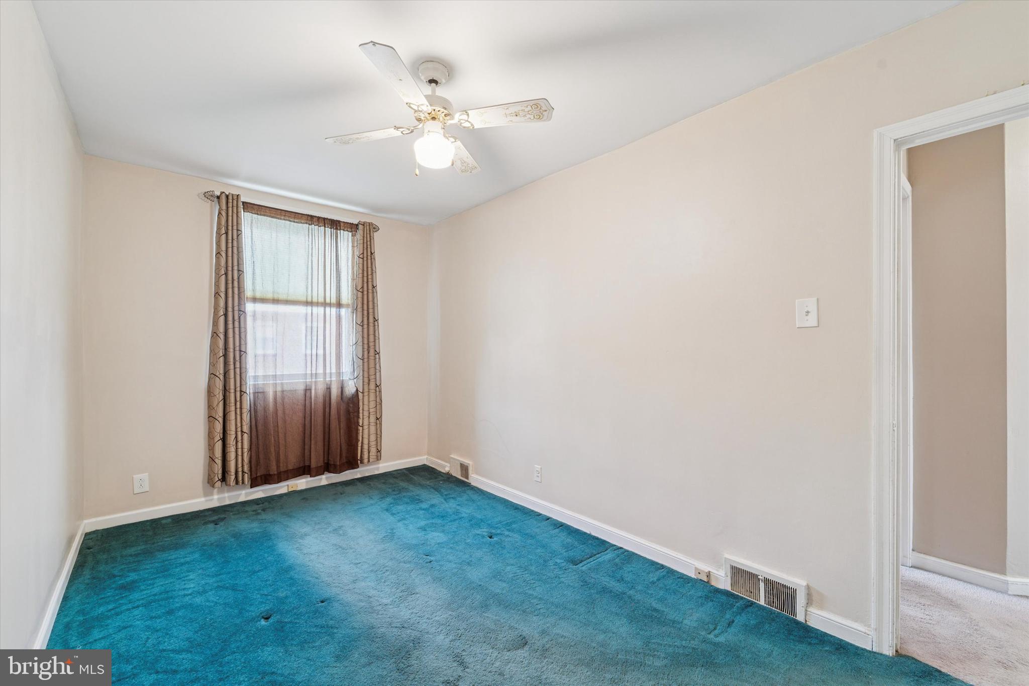 EAST OAK LANE - Residential