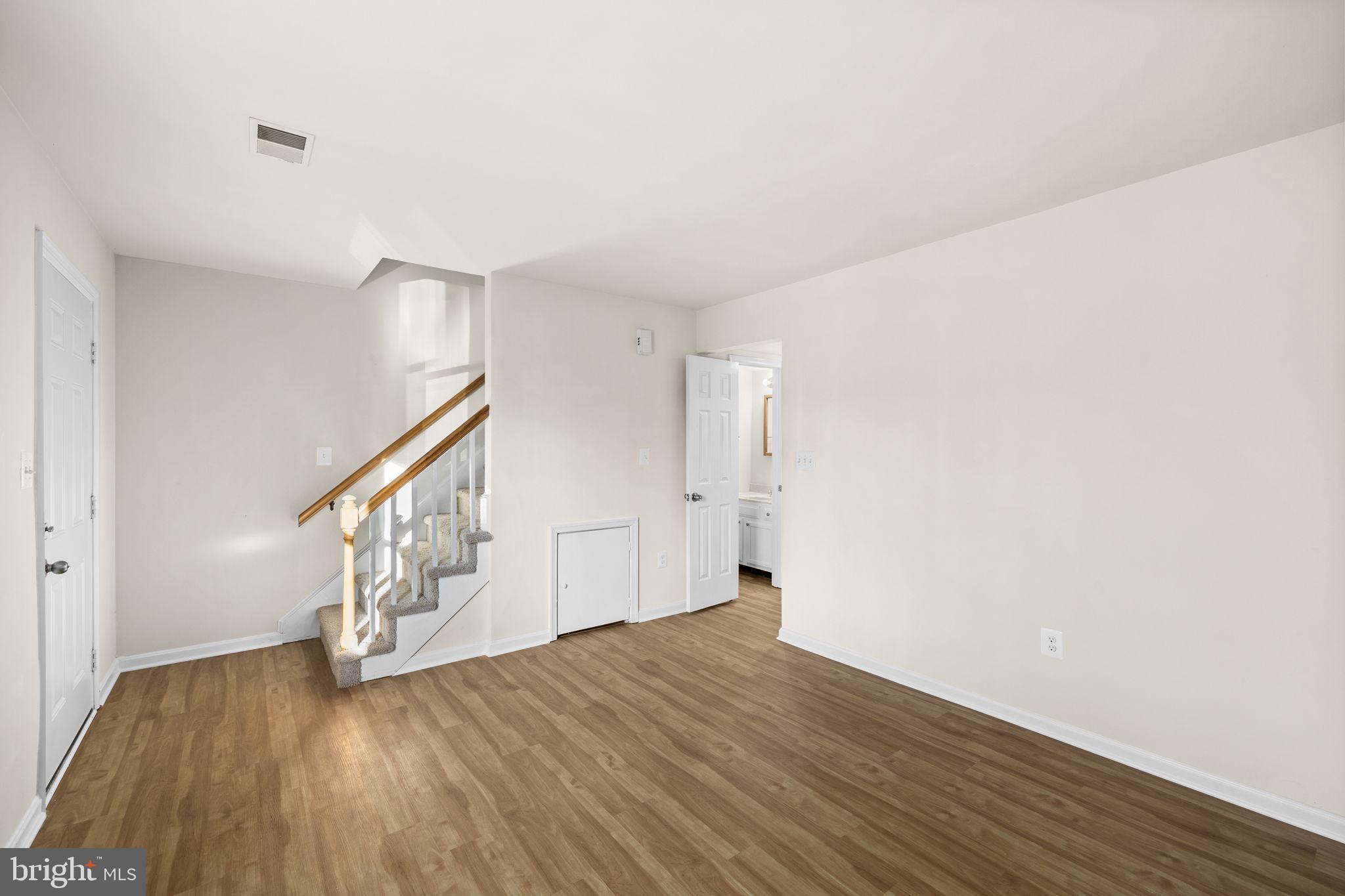 OLDE GREENWICH - Residential