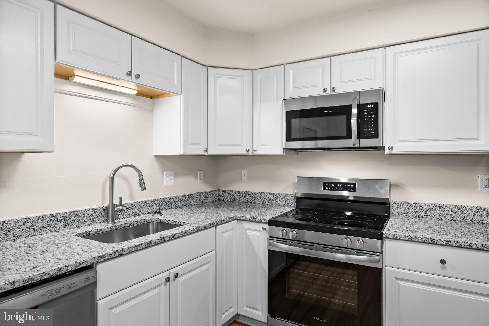 OLDE GREENWICH - Residential