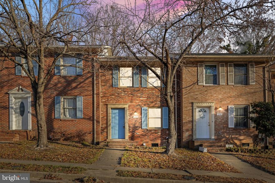 THIS CHARMING COLONIAL TOWNHOUSE IN THE OLDE GREENWICH COMMUNITY OFFERS A PERFECT BLEND OF COMFORT AND MODERN LIVING. WITH 2 SPACIOUS BEDROOMS AND 2.5 BATHS, THE TRADITIONAL FLOOR PLAN IS DESIGNED FOR BOTH RELAXATION AND ENTERTAINING. THE EAT-IN KITCHEN FEATURES UPGRADED COUNTERTOPS AND STAINLESS STEEL APPLIANCES, MAKING MEAL PREP A DELIGHT. ENJOY COZY EVENINGS IN THE INVITING DINING AREA OR STEP OUTSIDE TO YOUR PRIVATE PATIO FOR FRESH AIR. RECENT RENOVATIONS IN 2025 ENSURE A MOVE-IN-READY EXPERIENCE, WHILE LUXURY VINYL PLANK FLOORING ADDS A TOUCH OF ELEGANCE THROUGHOUT. THE EXTERIOR BOASTS WELL-MAINTAINED BRICK AND VINYL SIDING, COMPLEMENTED BY INVITING SIDEWALKS AND EXTERIOR LIGHTING. WITH A FRONT AND REAR FENCED YARD, THERE'S AMPLE SPACE FOR OUTDOOR ACTIVITIES. THE COMMUNITY AMENITIES, INCLUDING PLAYGROUNDS AND COMMON GROUNDS, ENHANCE THE NEIGHBORHOOD'S FEEL. ASSIGNED PARKING FOR TWO VEHICLES ADDS CONVENIENCE. THIS HOME IS A TRUE GEM, READY TO WELCOME YOU!