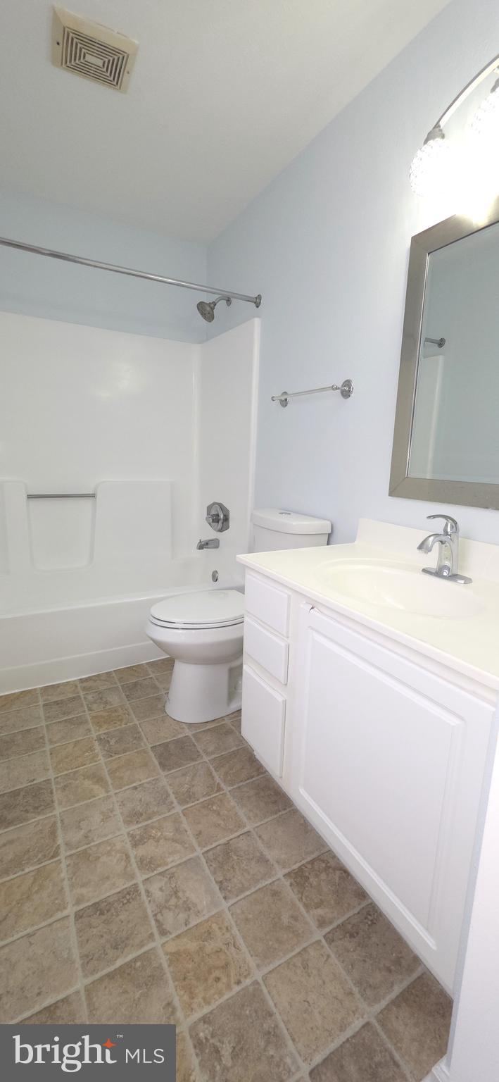 CEDAR LEE CONDOMINIUM - Residential