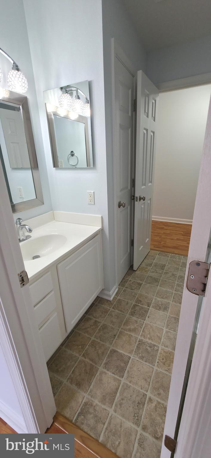 CEDAR LEE CONDOMINIUM - Residential