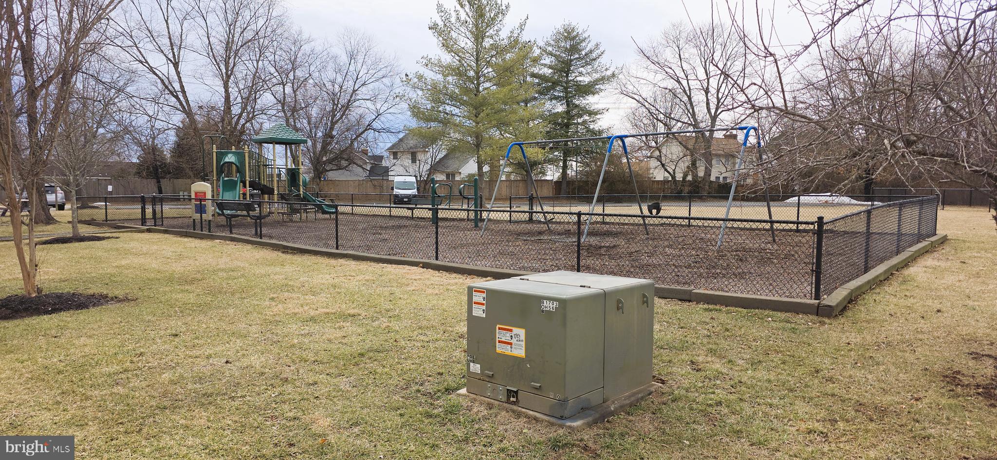 CEDAR LEE CONDOMINIUM - Residential