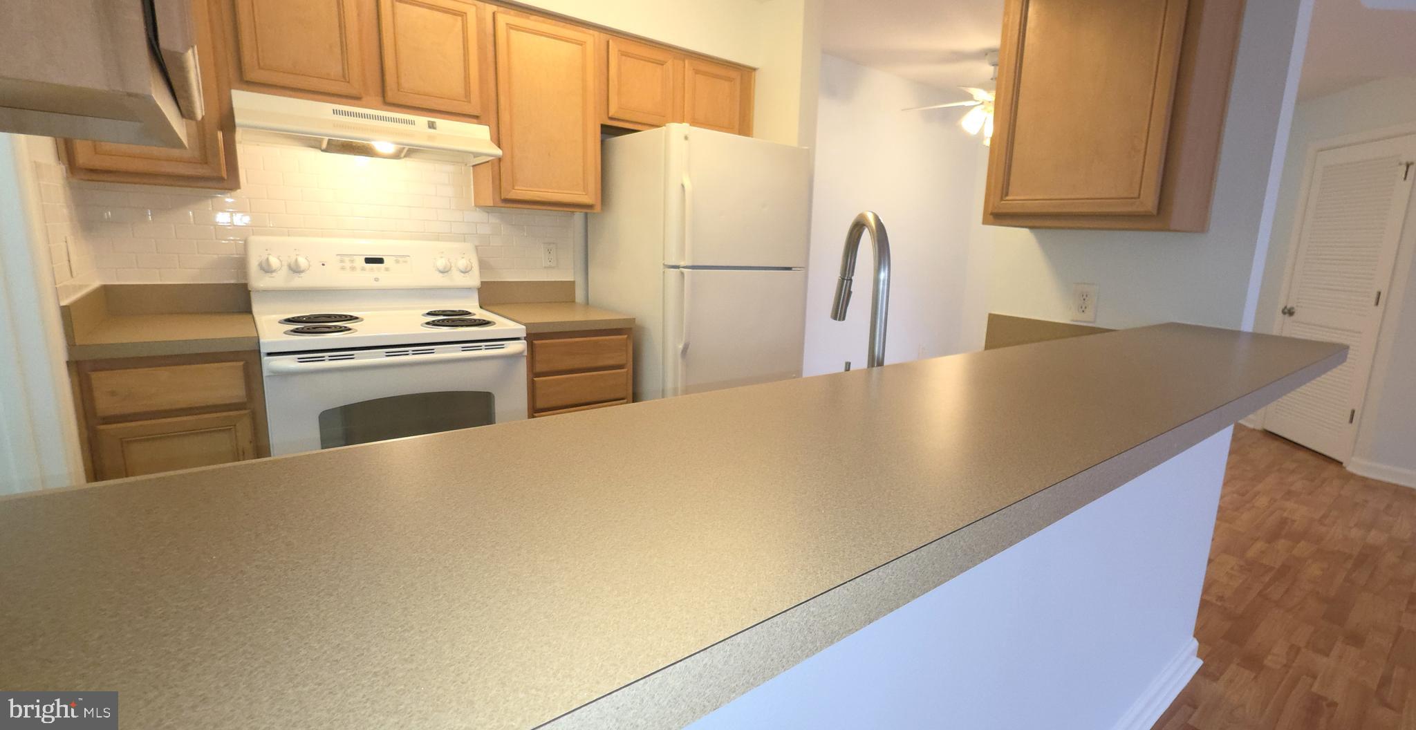 CEDAR LEE CONDOMINIUM - Residential