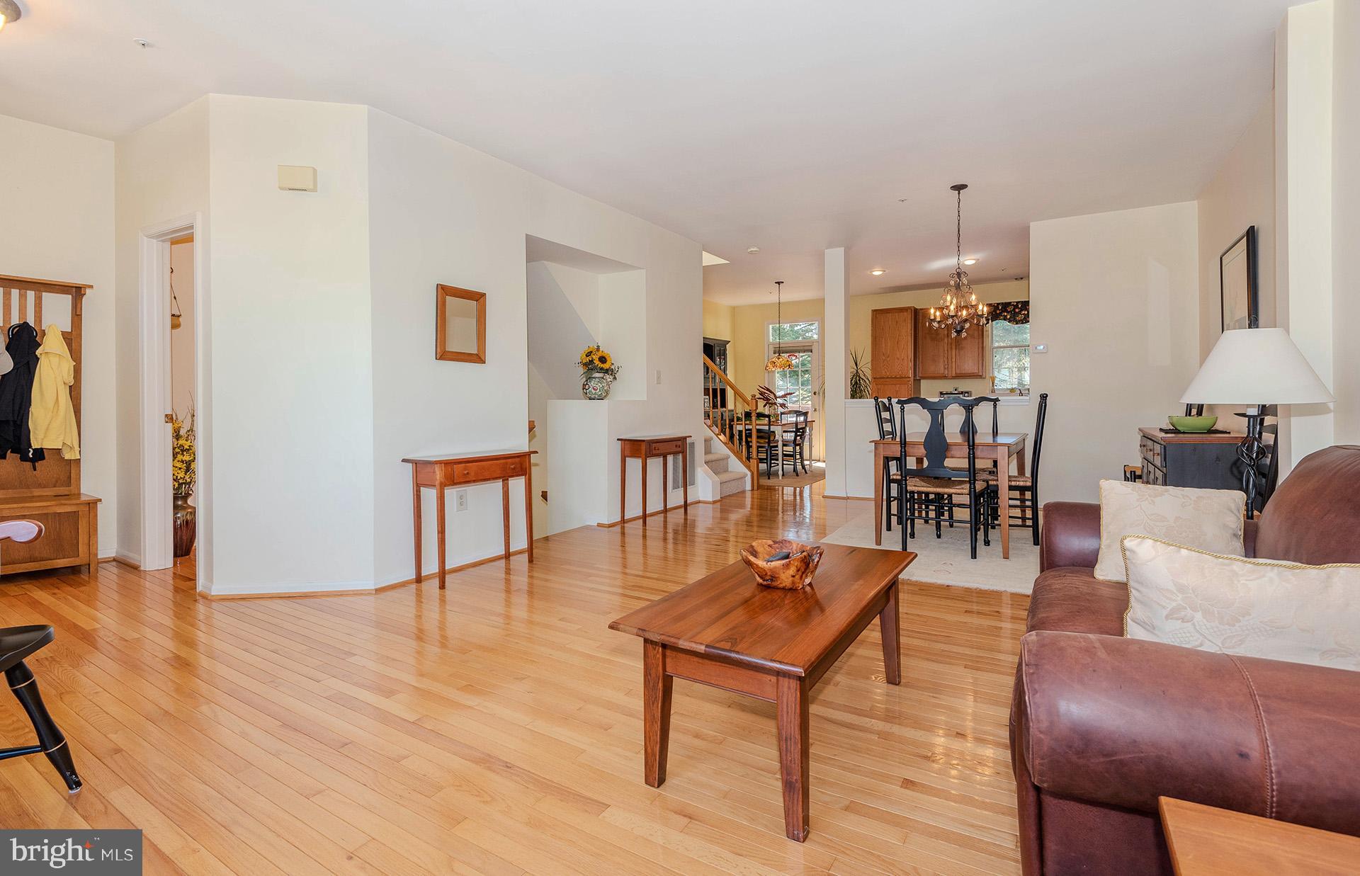 2527 DOG LEG COURT 14