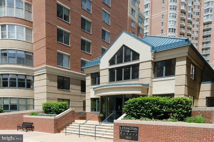 VIRGINIA SQUARE - Residential Lease