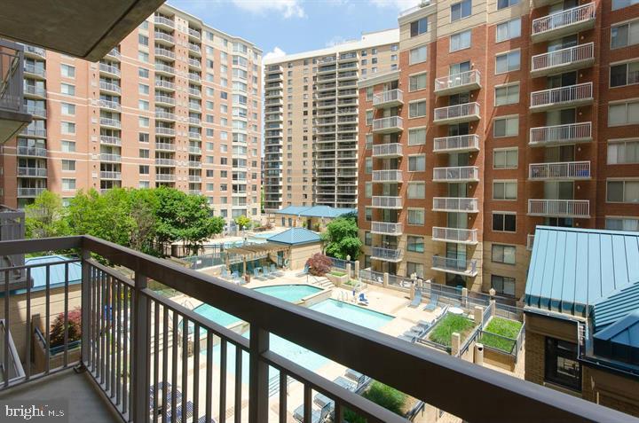 VIRGINIA SQUARE - Residential Lease