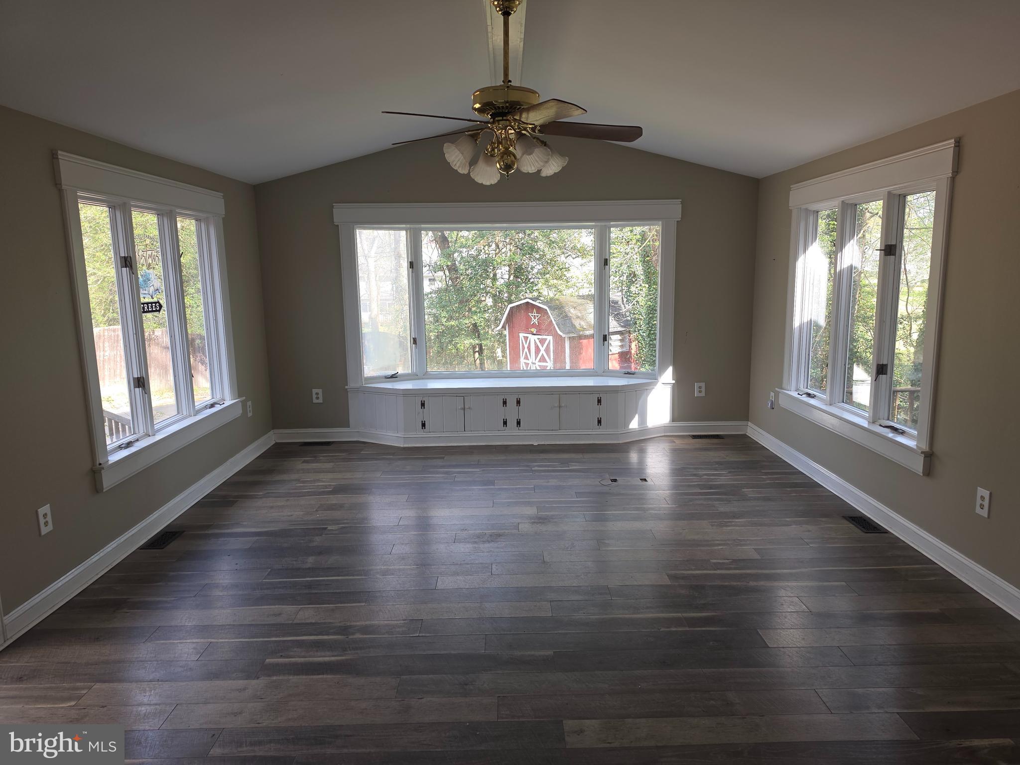 LAKEWOOD - Residential