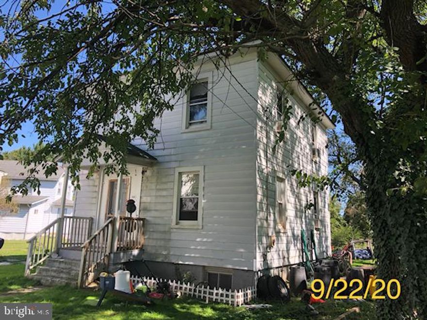 HIGHEST AND BEST OFFERS DUE BY FRIDAY, MARCH 12TH AT 10AM!  SIGHT UNSEEN OFFERS WITH ANY CONTINGENCIES WILL NOT BE CONSIDERED. PROPERTY IS BEING SOLD WITH THE OCCUPANT!  Property is currently occupied without a lease and being sold occupied.  Buyer is responsible for making any arrangements with occupant.  Main level features a foyer, living room, separate dining room, and den.  Upper level features 3 bedrooms and 1 full bath.  Unfinished basement for storage and large yard.  Property is located at the end of a cul de sac and minutes from 695.  Sold As-Is!