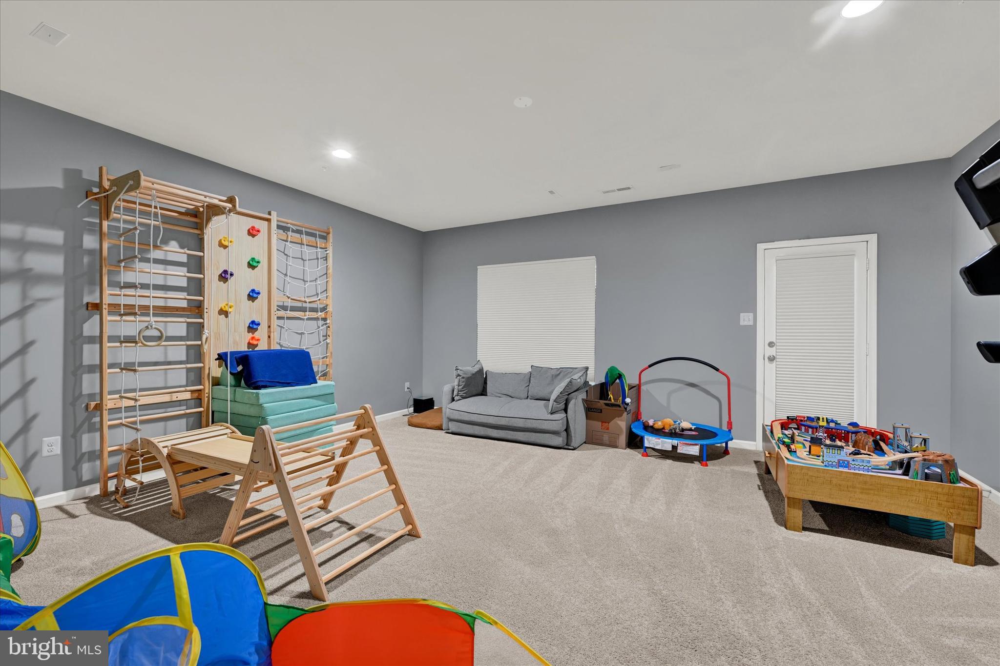 TANYARD COVE - Residential Lease