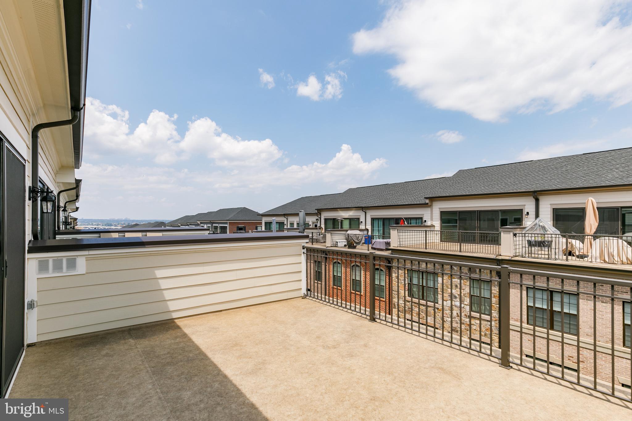 POTOMAC OVERLOOK CONDO - Residential