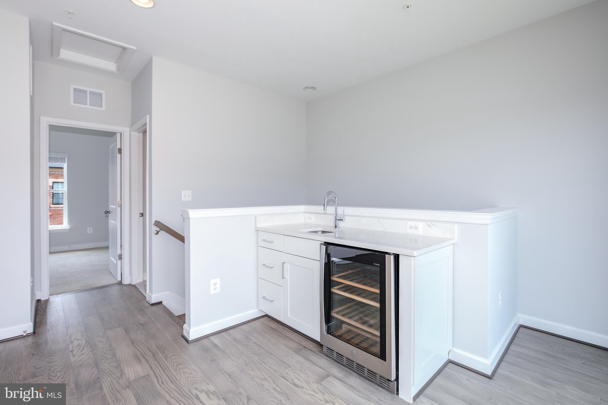 POTOMAC OVERLOOK CONDO - Residential