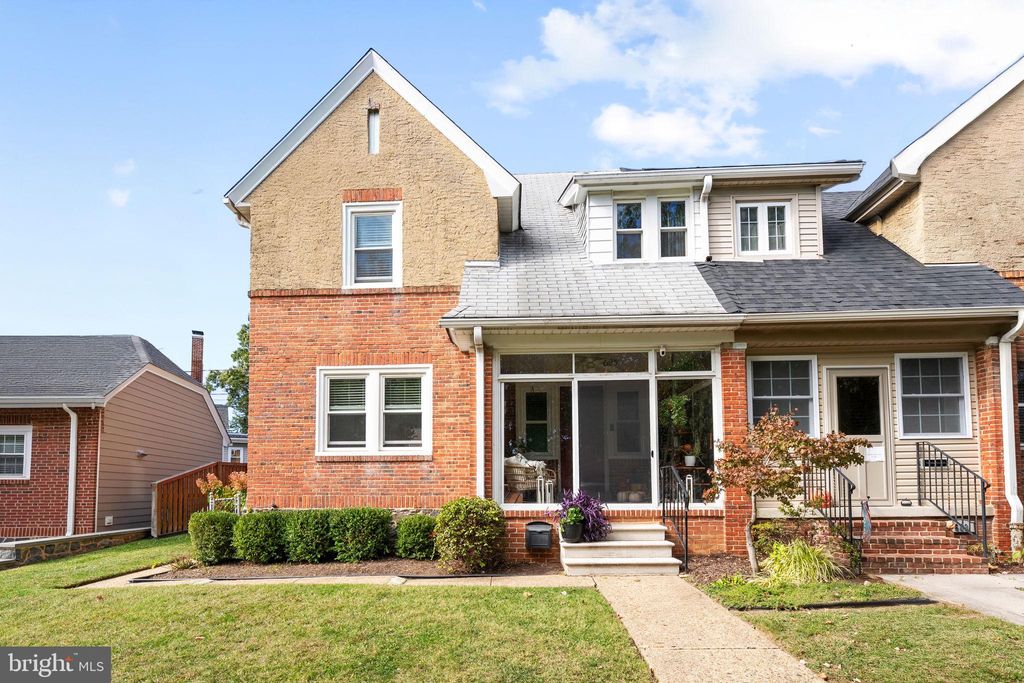 Photo of 605 S Bancroft Parkway, WILMINGTON, DE 19805 (MLS # DENC2091534)