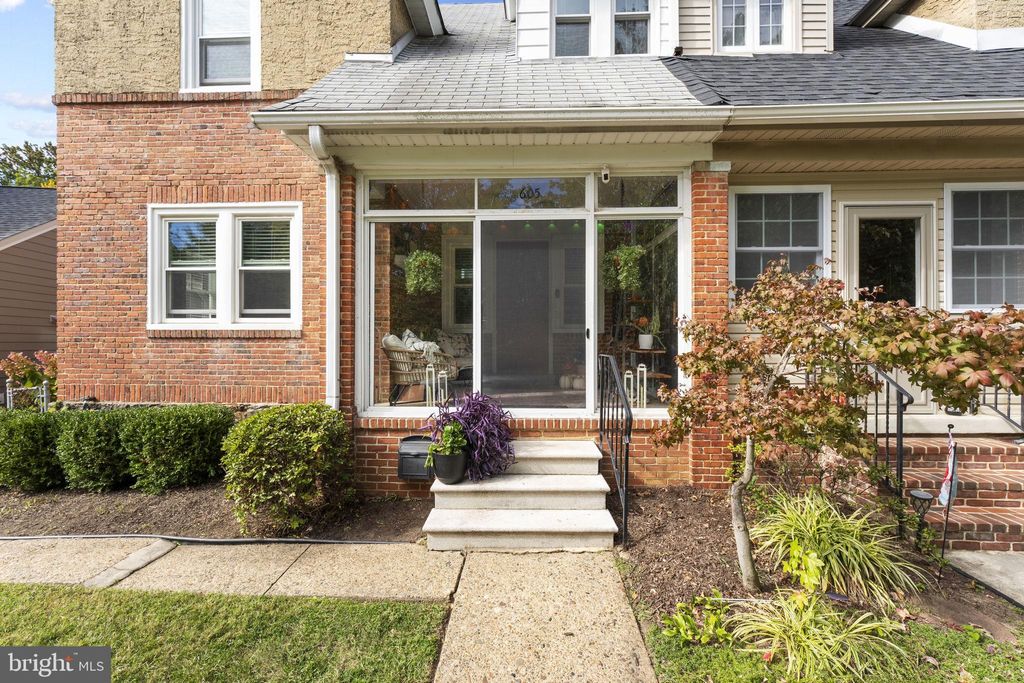 Photo of 605 S Bancroft Parkway, WILMINGTON, DE 19805 (MLS # DENC2091534)