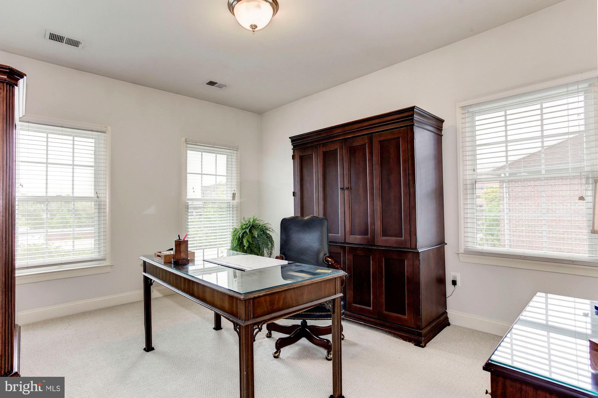 TARA MANOR - Residential