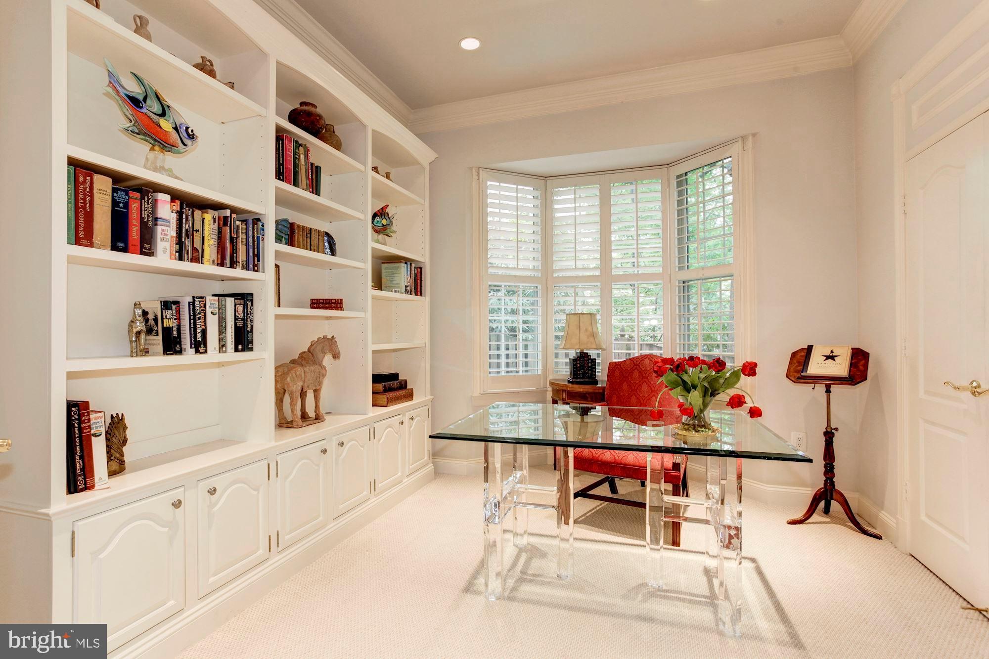 TARA MANOR - Residential